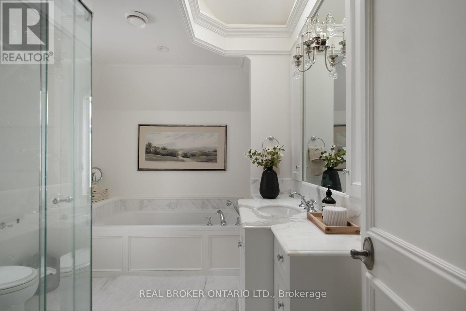 37 Wilgar Road, Toronto, Ontario  M8X 1J6 - Photo 32 - W12773116