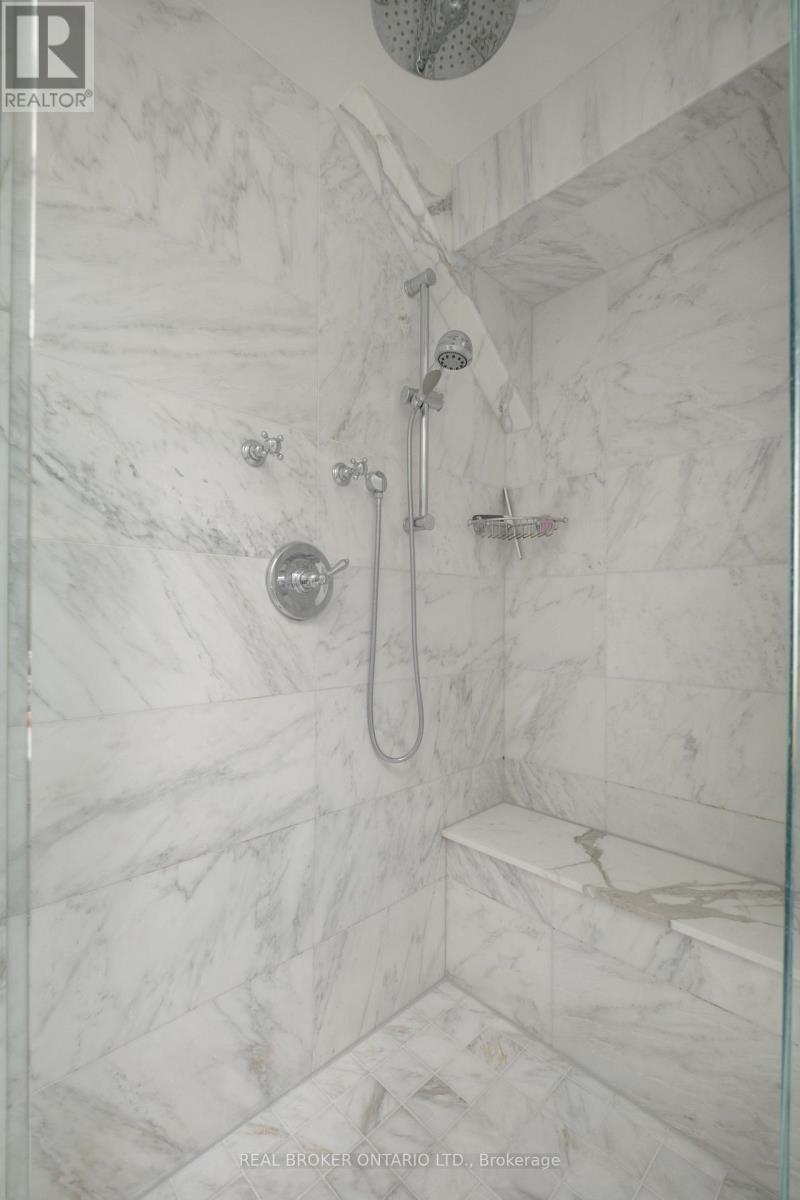 37 Wilgar Road, Toronto, Ontario  M8X 1J6 - Photo 34 - W12773116