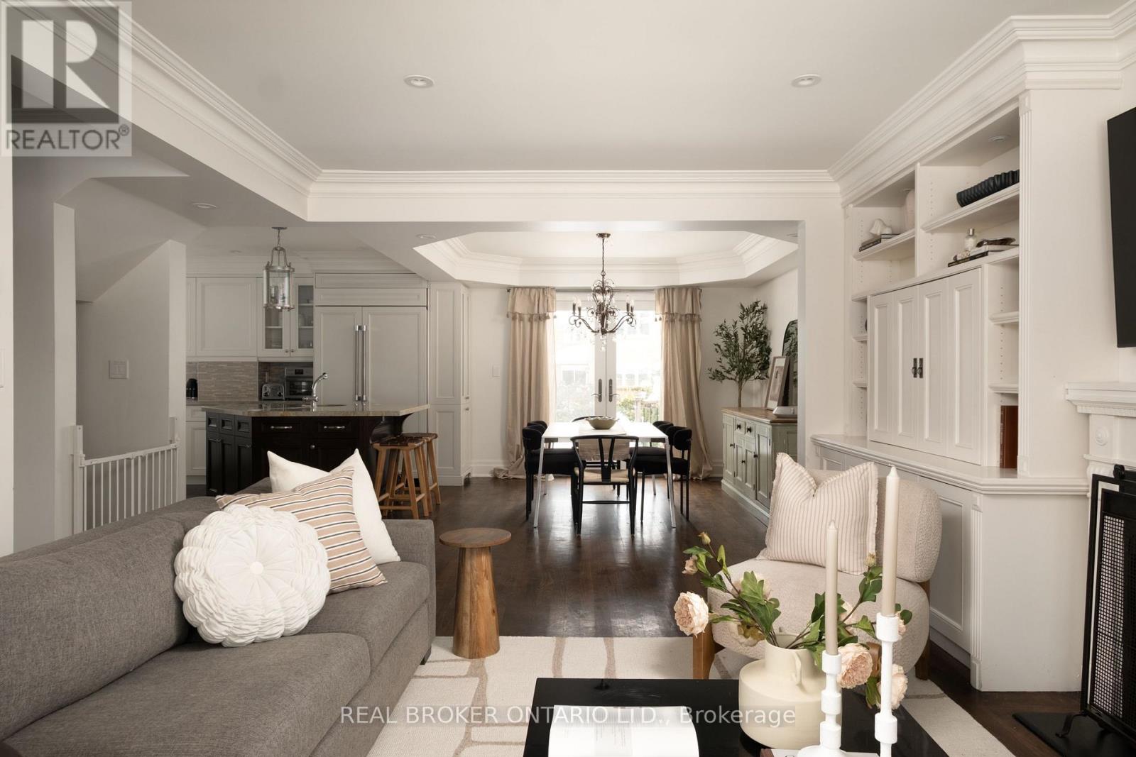 37 Wilgar Road, Toronto, Ontario  M8X 1J6 - Photo 10 - W12773116