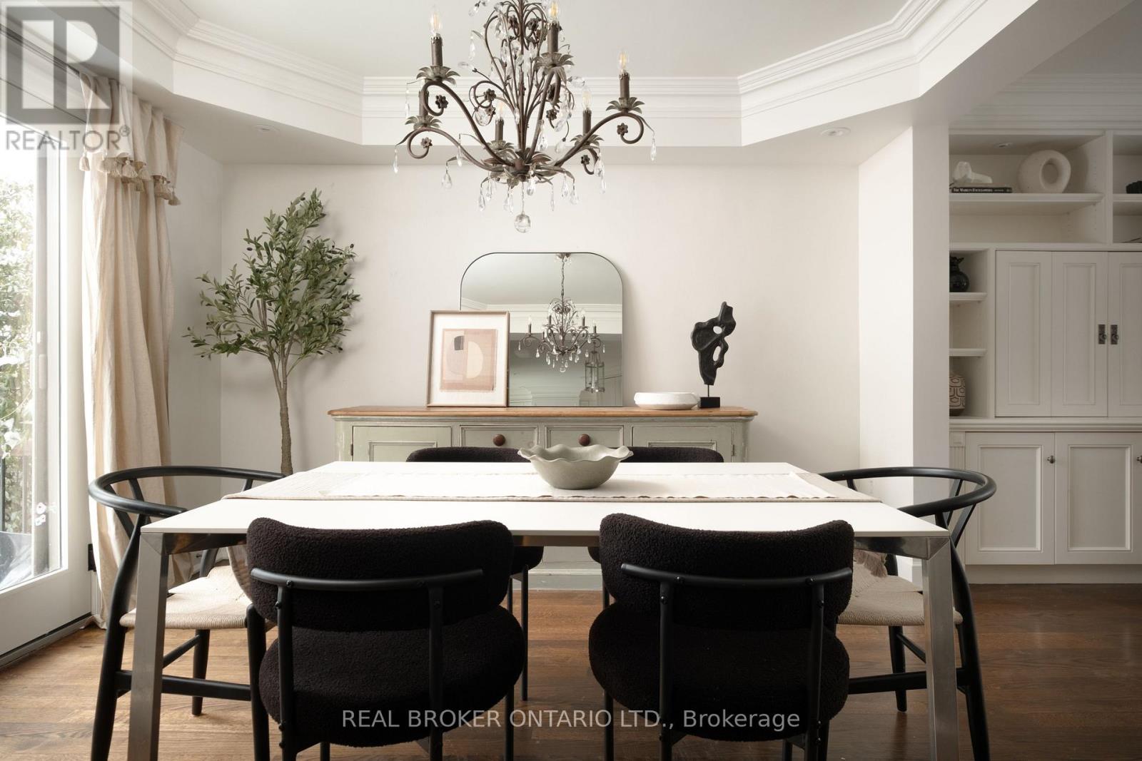 37 Wilgar Road, Toronto, Ontario  M8X 1J6 - Photo 12 - W12773116