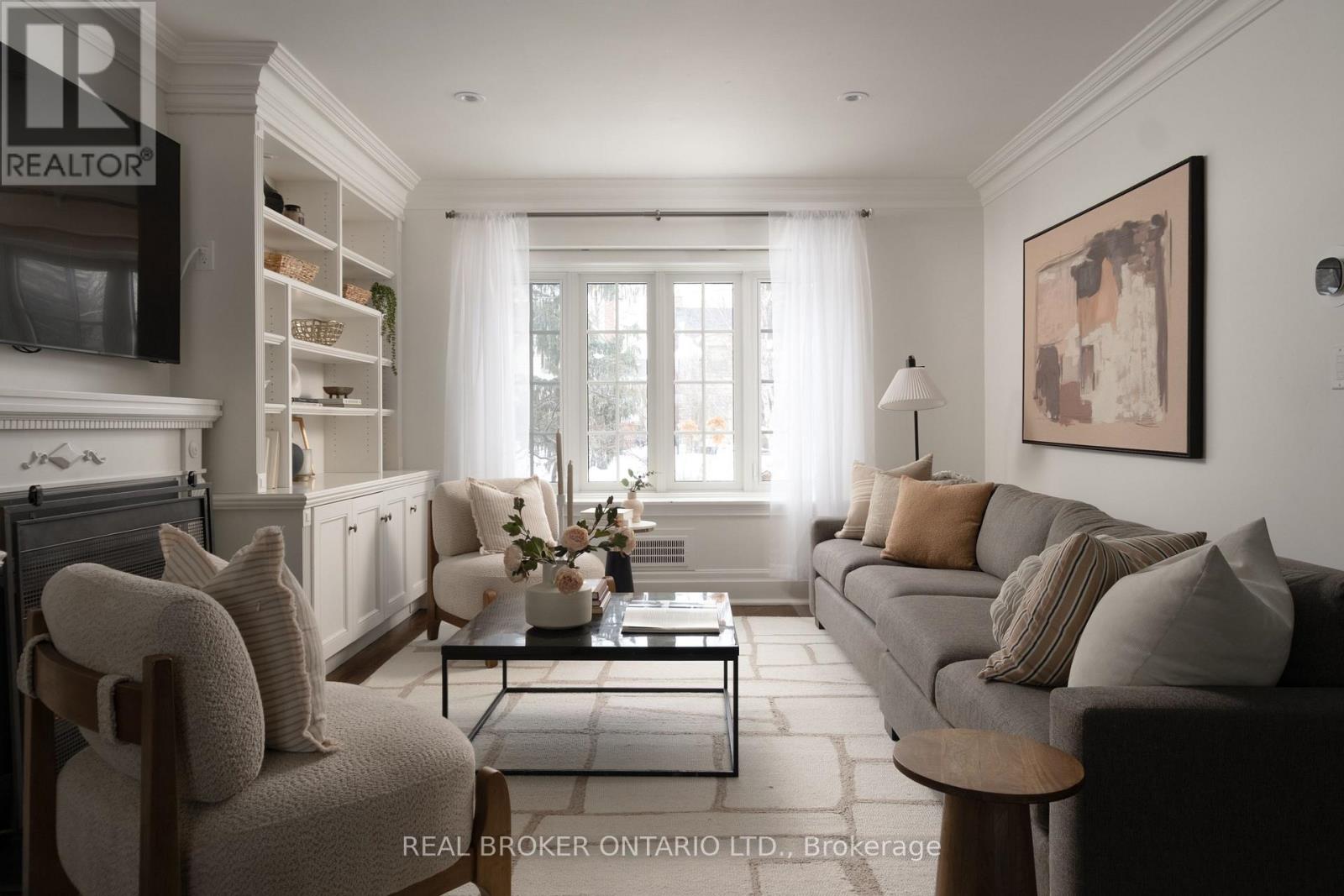 37 Wilgar Road, Toronto, Ontario  M8X 1J6 - Photo 2 - W12773116