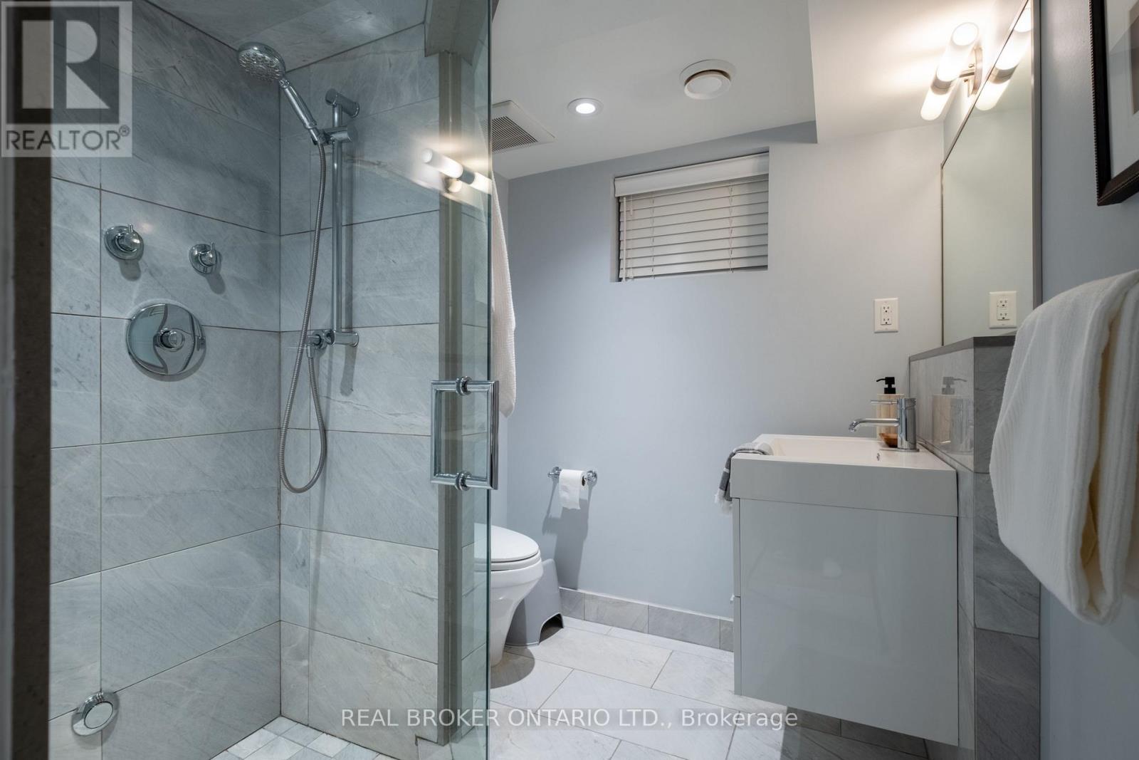 37 Wilgar Road, Toronto, Ontario  M8X 1J6 - Photo 40 - W12773116