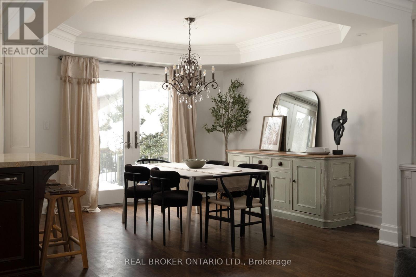 37 Wilgar Road, Toronto, Ontario  M8X 1J6 - Photo 8 - W12773116