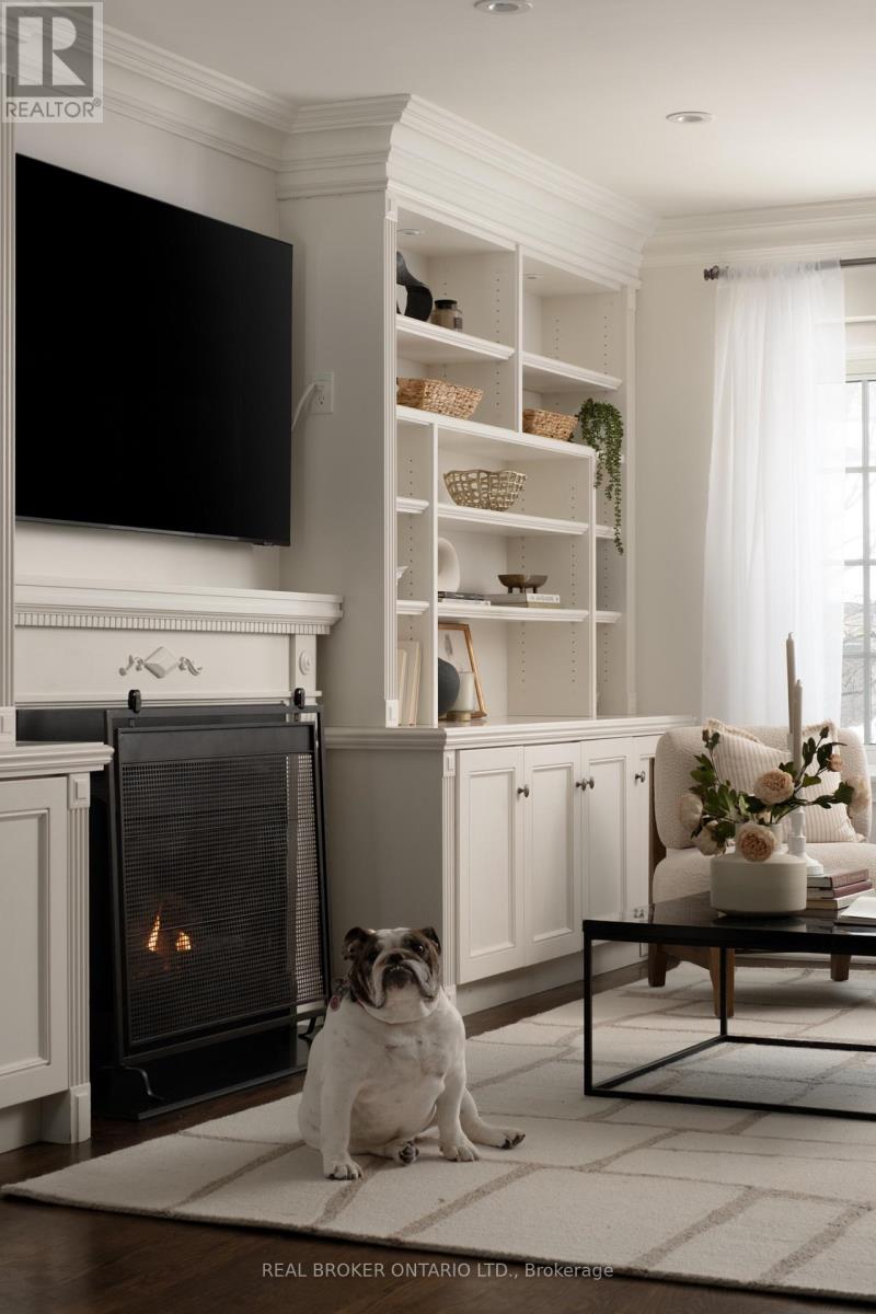 37 Wilgar Road, Toronto, Ontario  M8X 1J6 - Photo 4 - W12773116