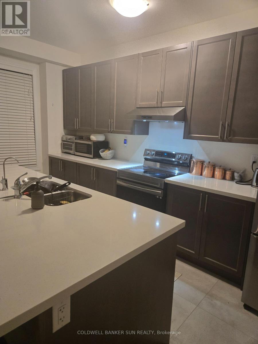 36 Bavenden Crescent, Brampton, Ontario  L6X 5S3 - Photo 3 - W12773560