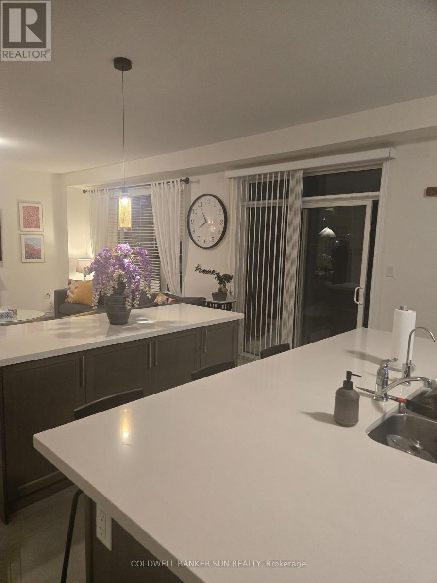 36 Bavenden Crescent, Brampton, Ontario  L6X 5S3 - Photo 4 - W12773560