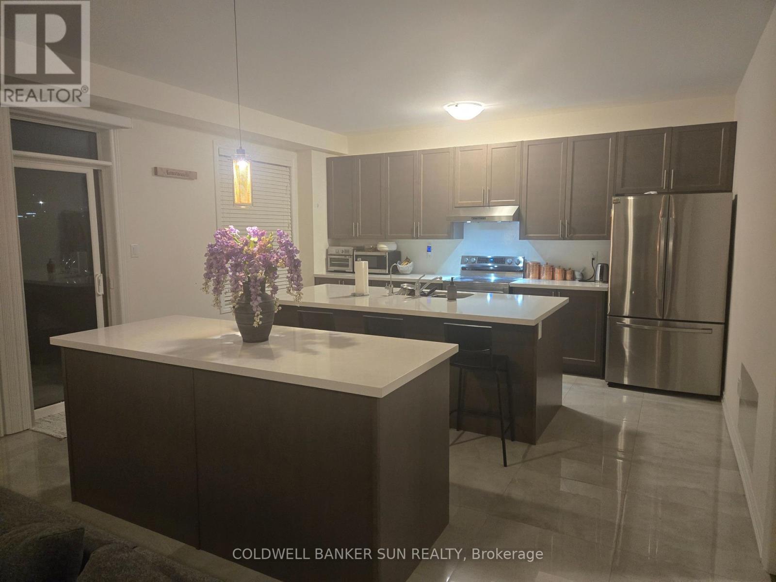 36 Bavenden Crescent, Brampton, Ontario  L6X 5S3 - Photo 5 - W12773560