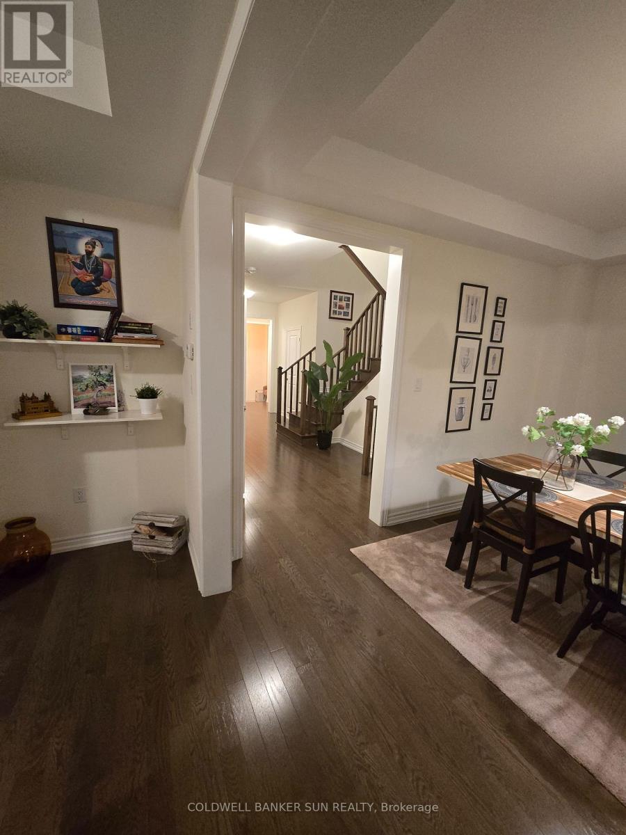 36 Bavenden Crescent, Brampton, Ontario  L6X 5S3 - Photo 8 - W12773560