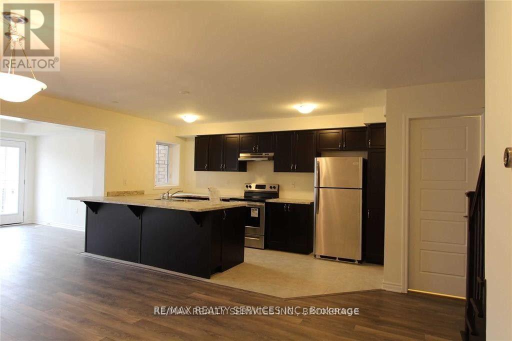 111 BOND HEAD COURT, Milton, Ontario