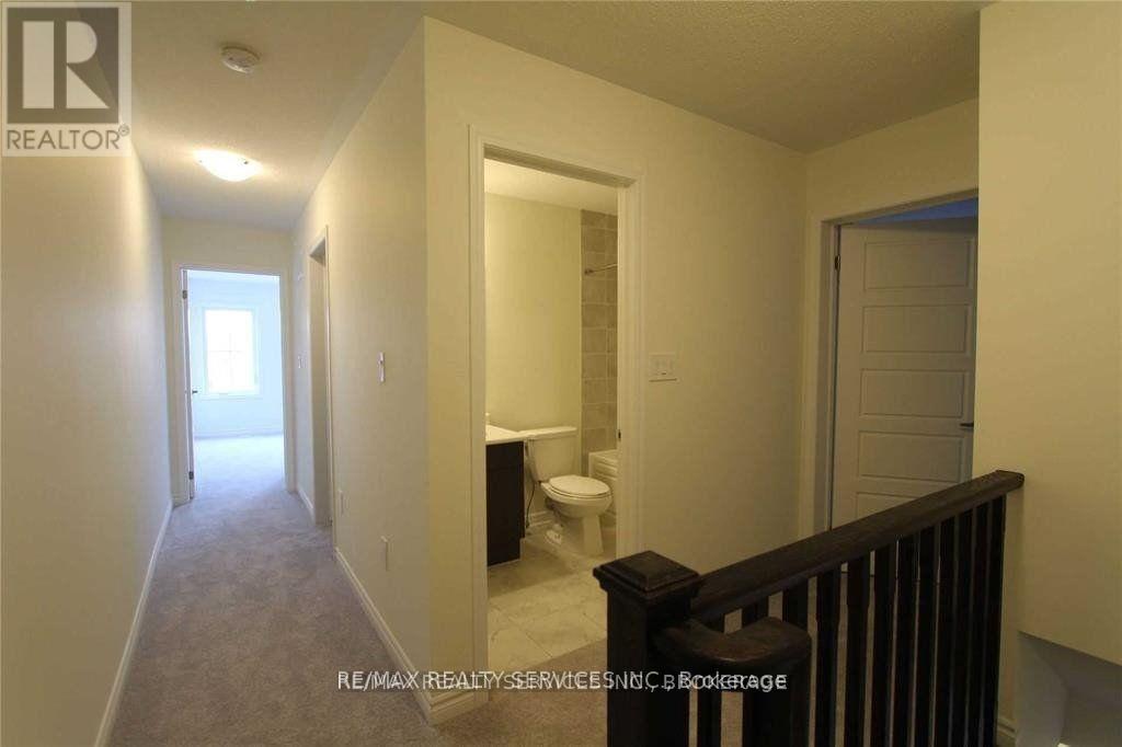 111 Bond Head Court, Milton, Ontario  L9E 1G6 - Photo 8 - W12773564