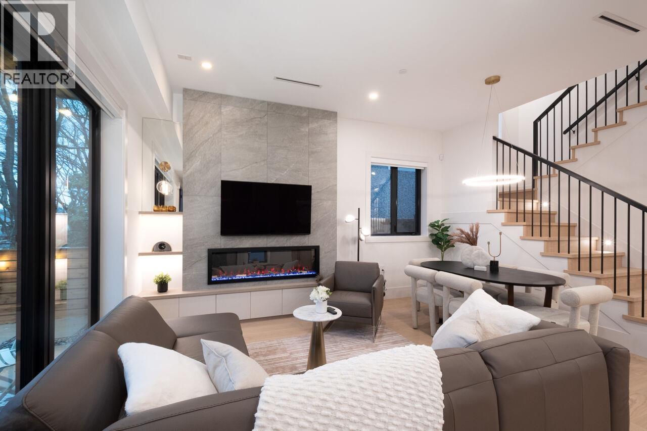 2493 Eton Street, Vancouver, British Columbia  V5K 1J6 - Photo 9 - R3084091