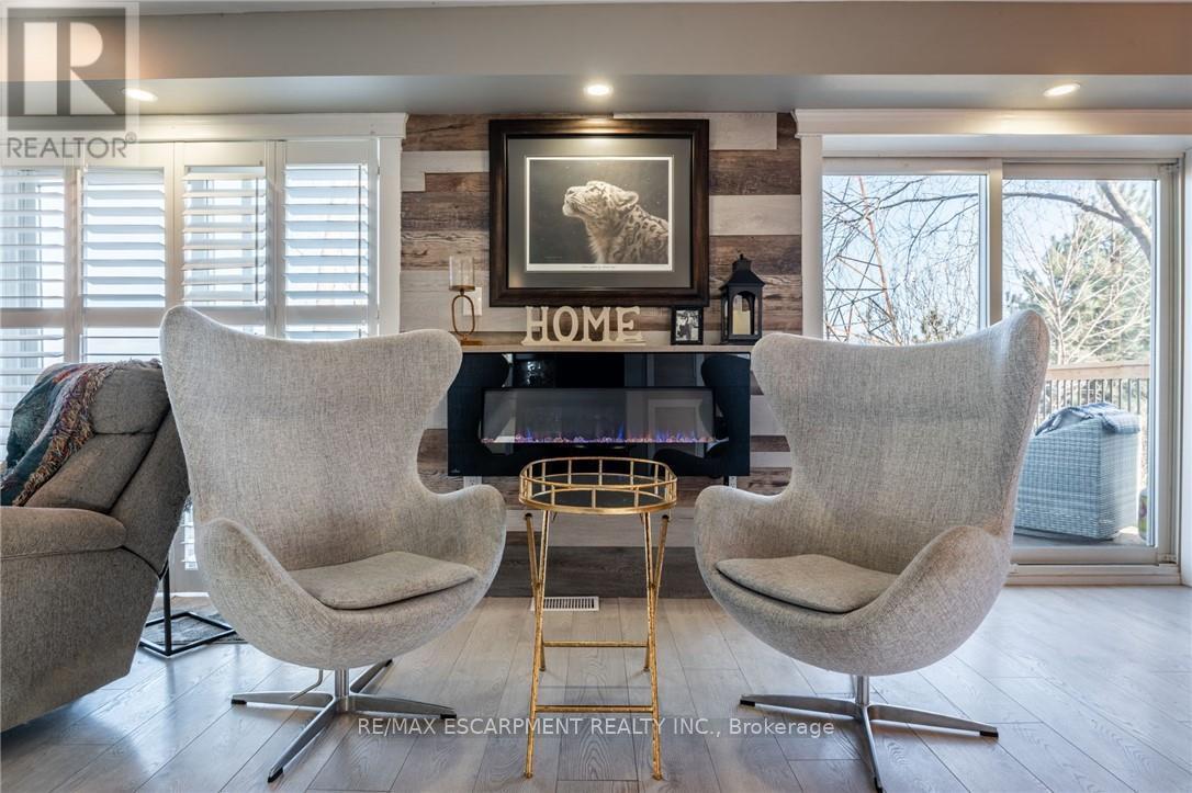 735 Beach Boulevard, Hamilton, Ontario  L8H 6Y5 - Photo 4 - X12773510