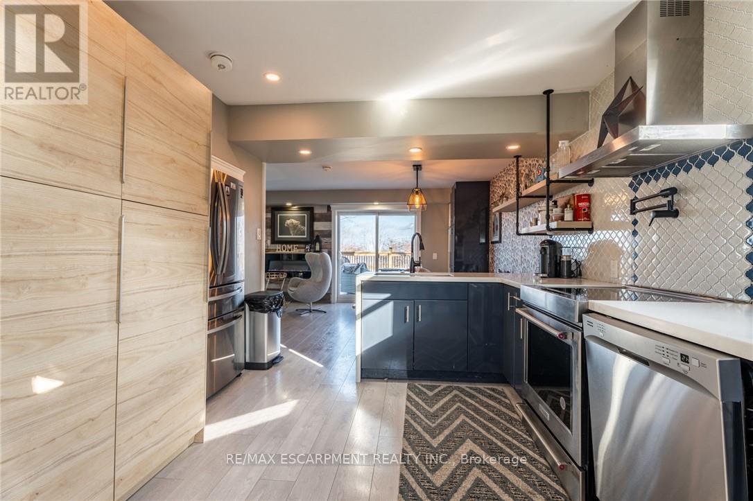 735 Beach Boulevard, Hamilton, Ontario  L8H 6Y5 - Photo 6 - X12773510