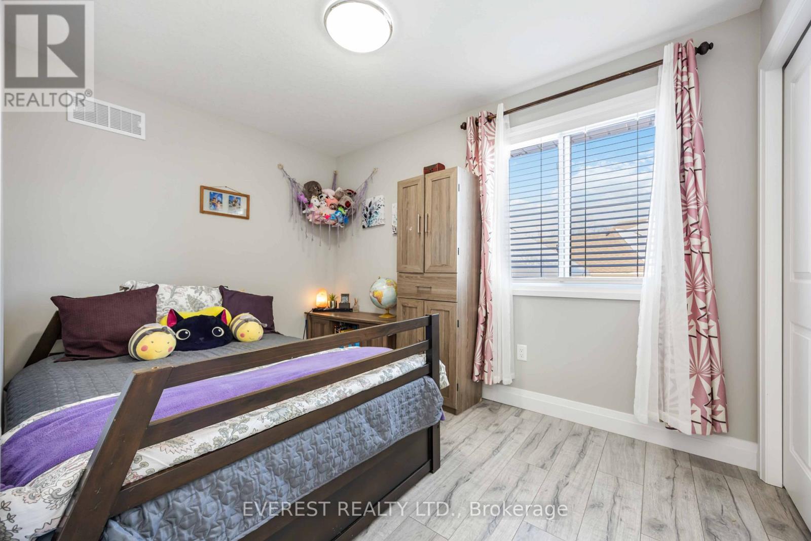 668 Winners Circle, St. Clair, Ontario  N0N 1G0 - Photo 17 - X12773550