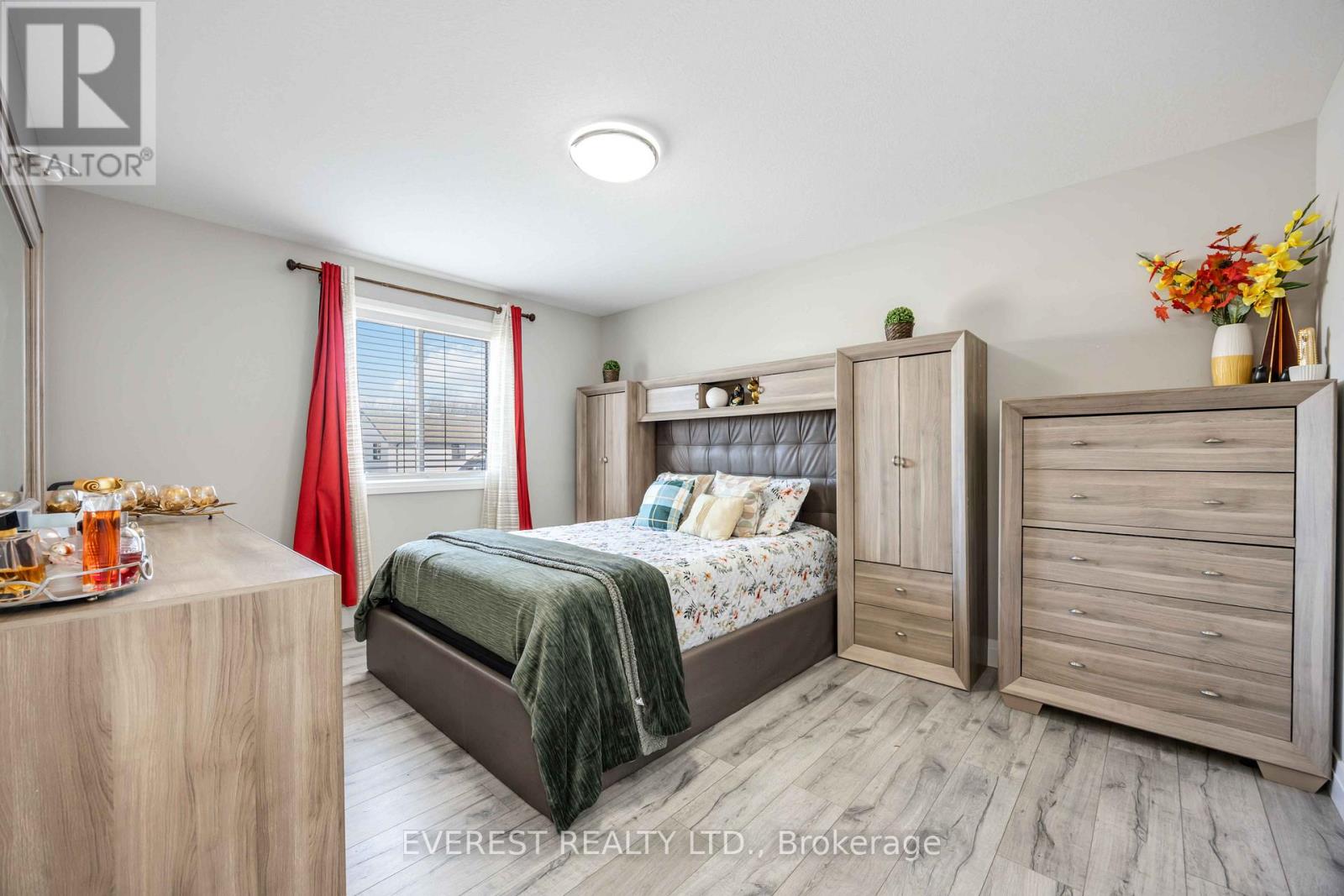 668 Winners Circle, St. Clair, Ontario  N0N 1G0 - Photo 19 - X12773550