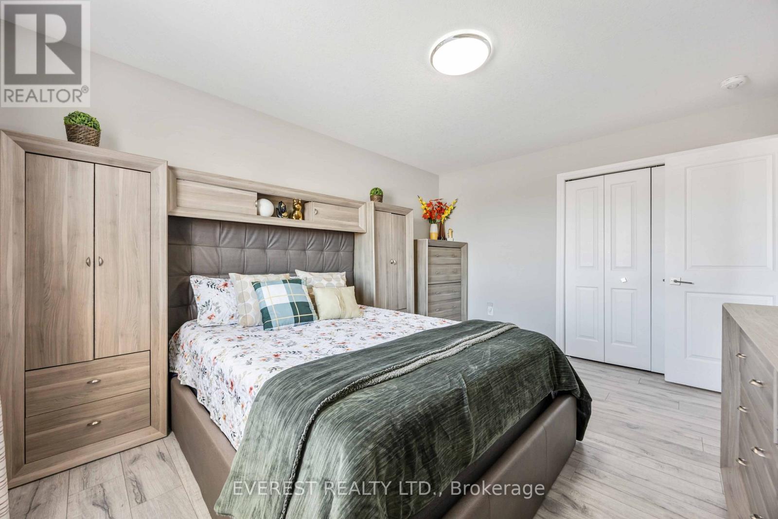 668 Winners Circle, St. Clair, Ontario  N0N 1G0 - Photo 21 - X12773550