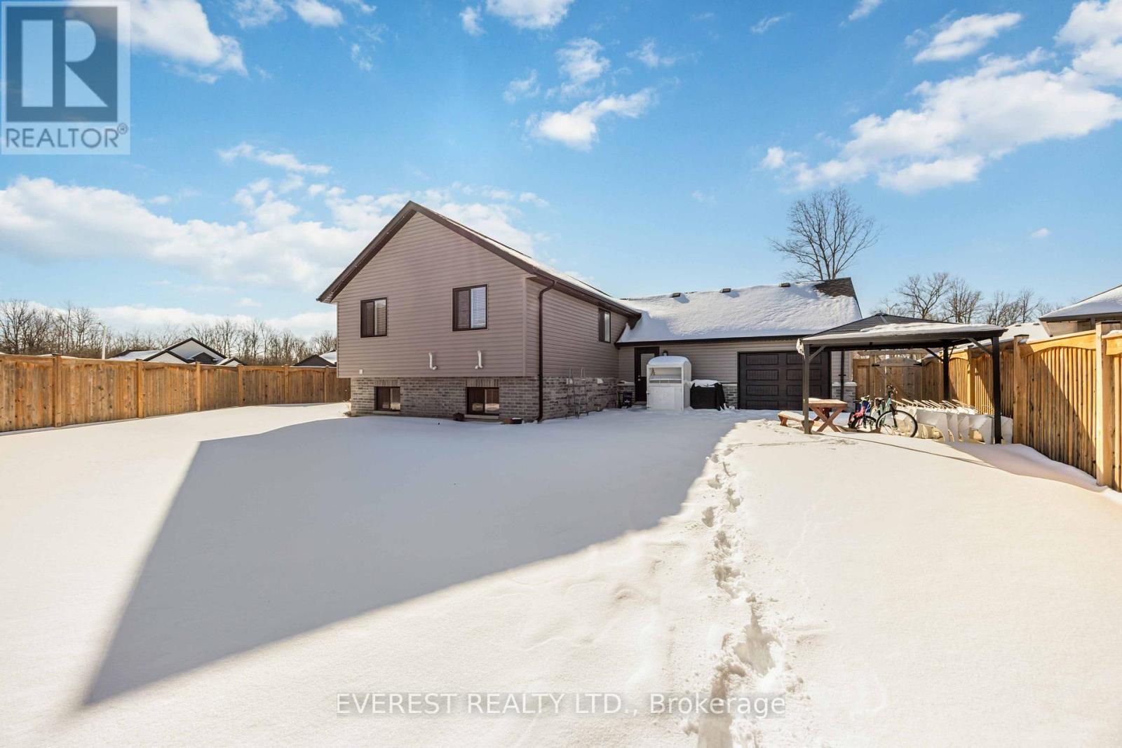 668 Winners Circle, St. Clair, Ontario  N0N 1G0 - Photo 36 - X12773550