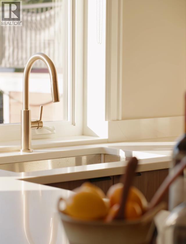 2 6061 Sherbrooke Street, Vancouver, British Columbia  V5W 3N3 - Photo 7 - R3086385