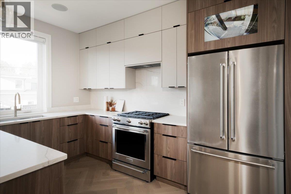 2 6061 Sherbrooke Street, Vancouver, British Columbia  V5W 3N3 - Photo 9 - R3086385