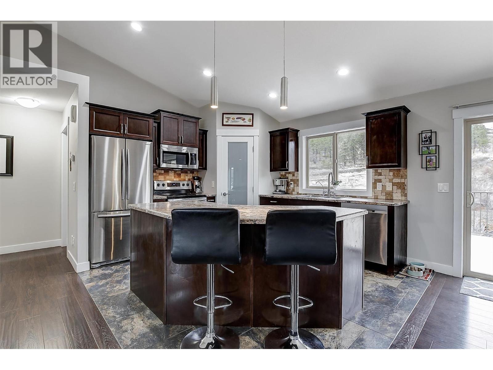 324 Arab Road Kelowna Photo 11