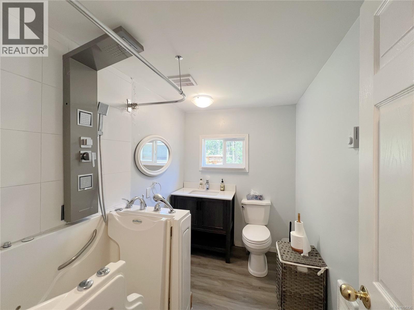 401 Conuma Dr, Gold River, British Columbia  V0P 1G0 - Photo 11 - 1008236