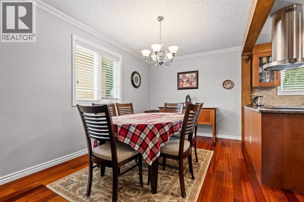 124 Canterbury Drive Sw, Calgary, Alberta  T2W 2G1 - Photo 12 - A2280498