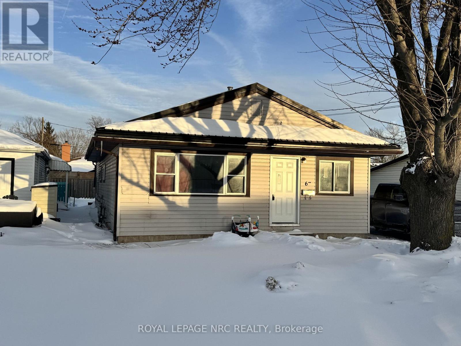 67 Concession Road, Fort Erie, Ontario  L2A 4G6 - Photo 2 - X12773622
