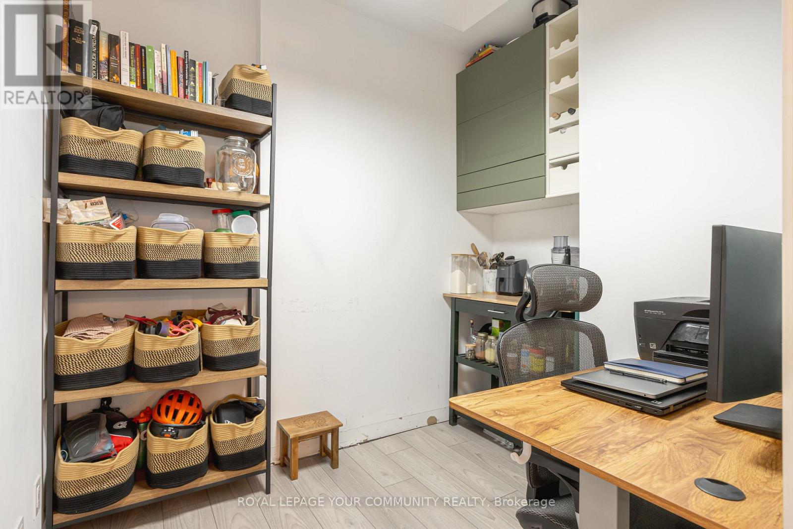 201 - 609 Avenue Road, Toronto, Ontario  M4V 0B1 - Photo 10 - C12696274