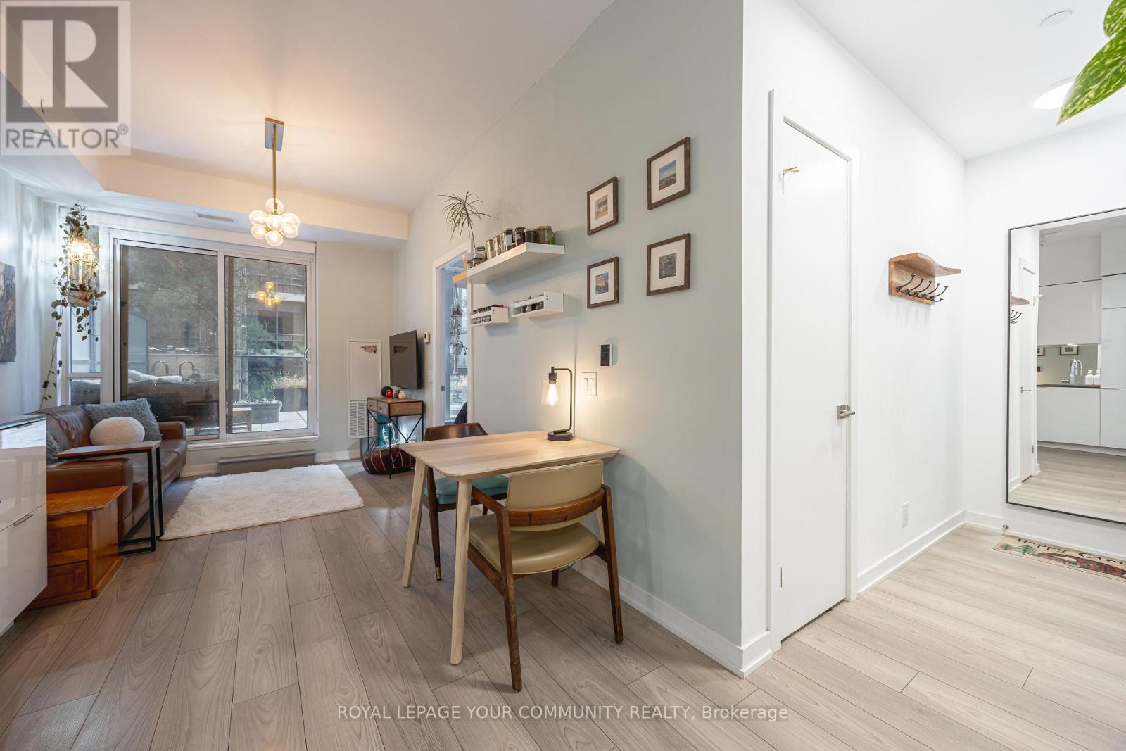 201 - 609 Avenue Road, Toronto, Ontario  M4V 0B1 - Photo 4 - C12696274