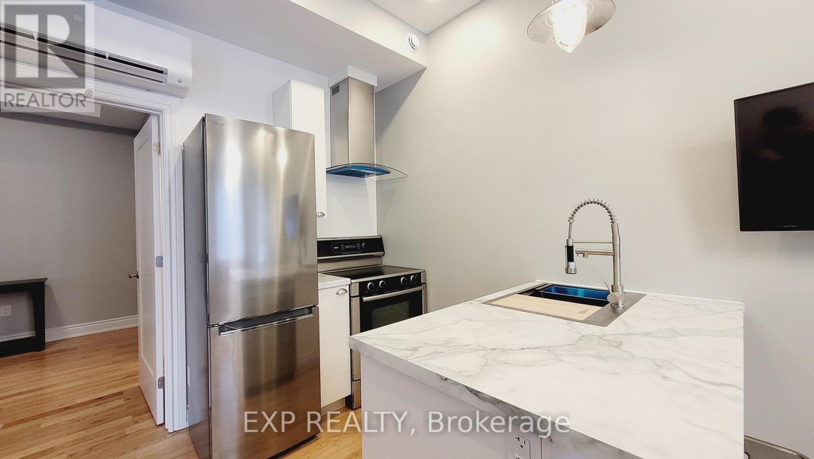 101 - 157-159 James Street, Ottawa, Ontario  K1R 5M4 - Photo 3 - X12773592