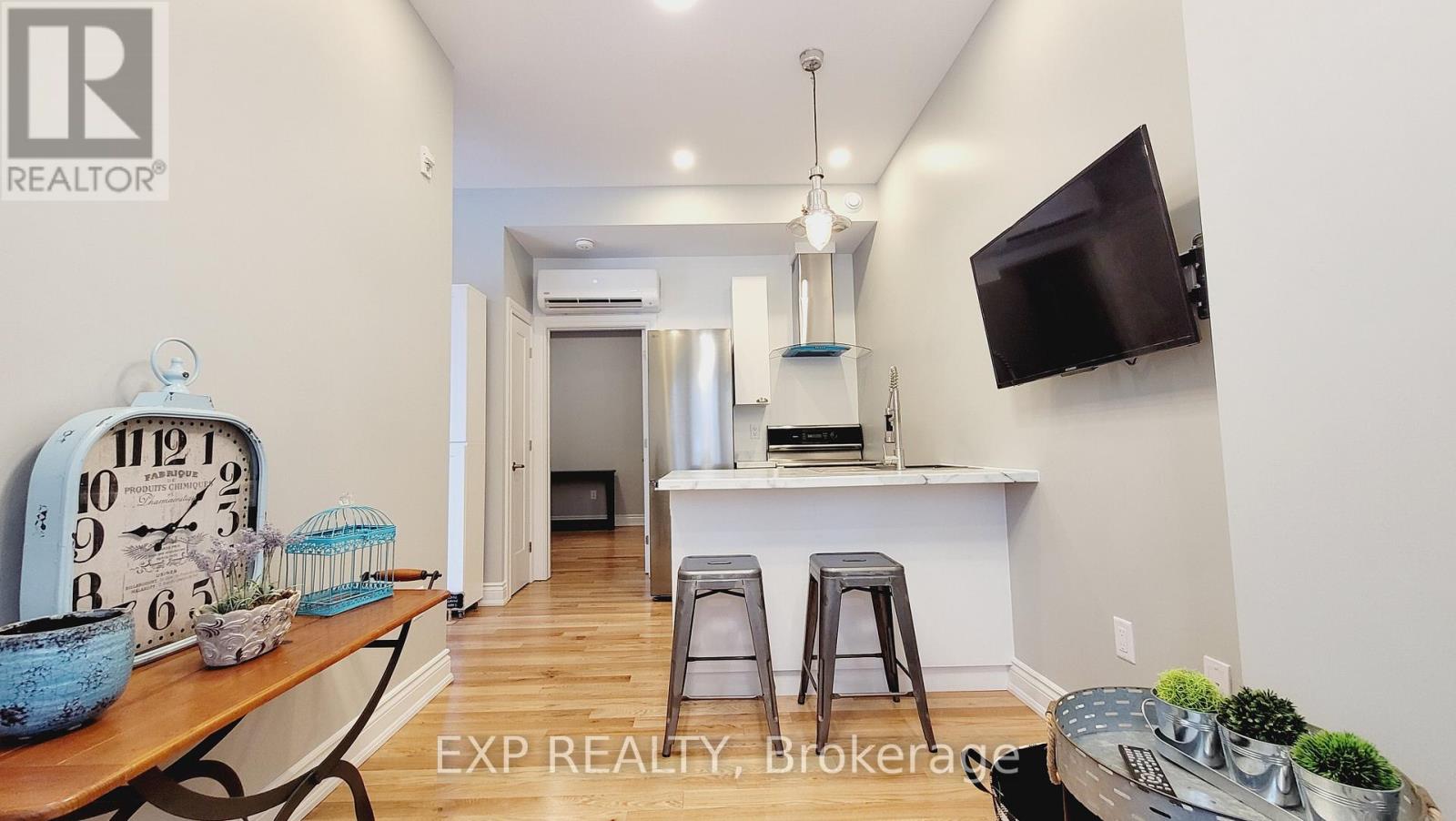 101 - 157-159 James Street, Ottawa, Ontario  K1R 5M4 - Photo 2 - X12773592