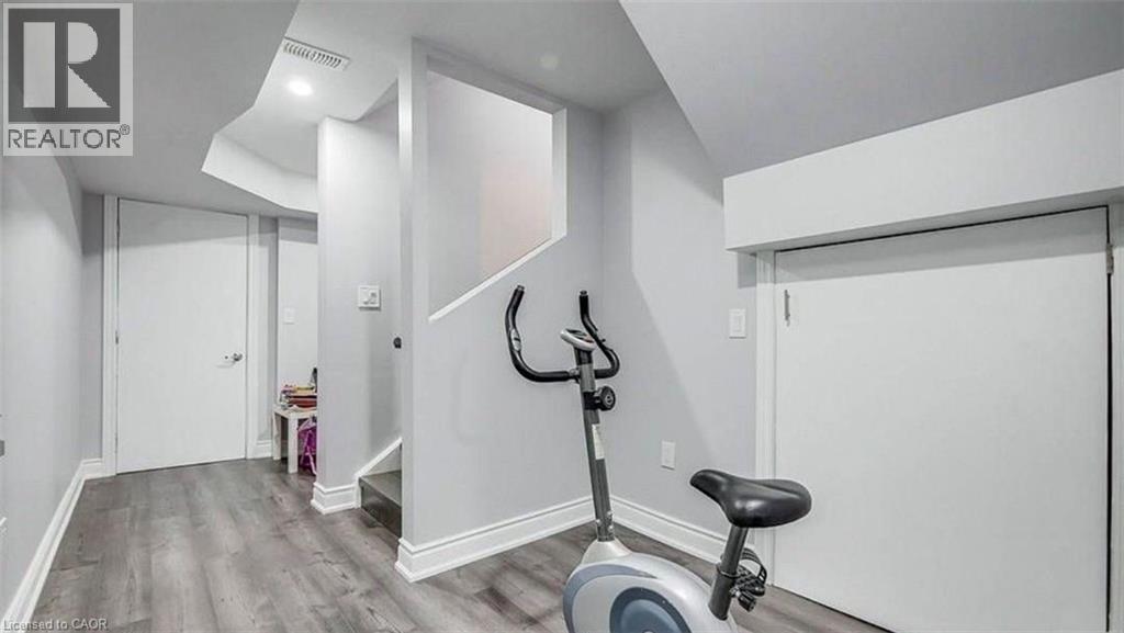 180 Belmore Court, Milton, Ontario  L9E 1H5 - Photo 3 - 40804110