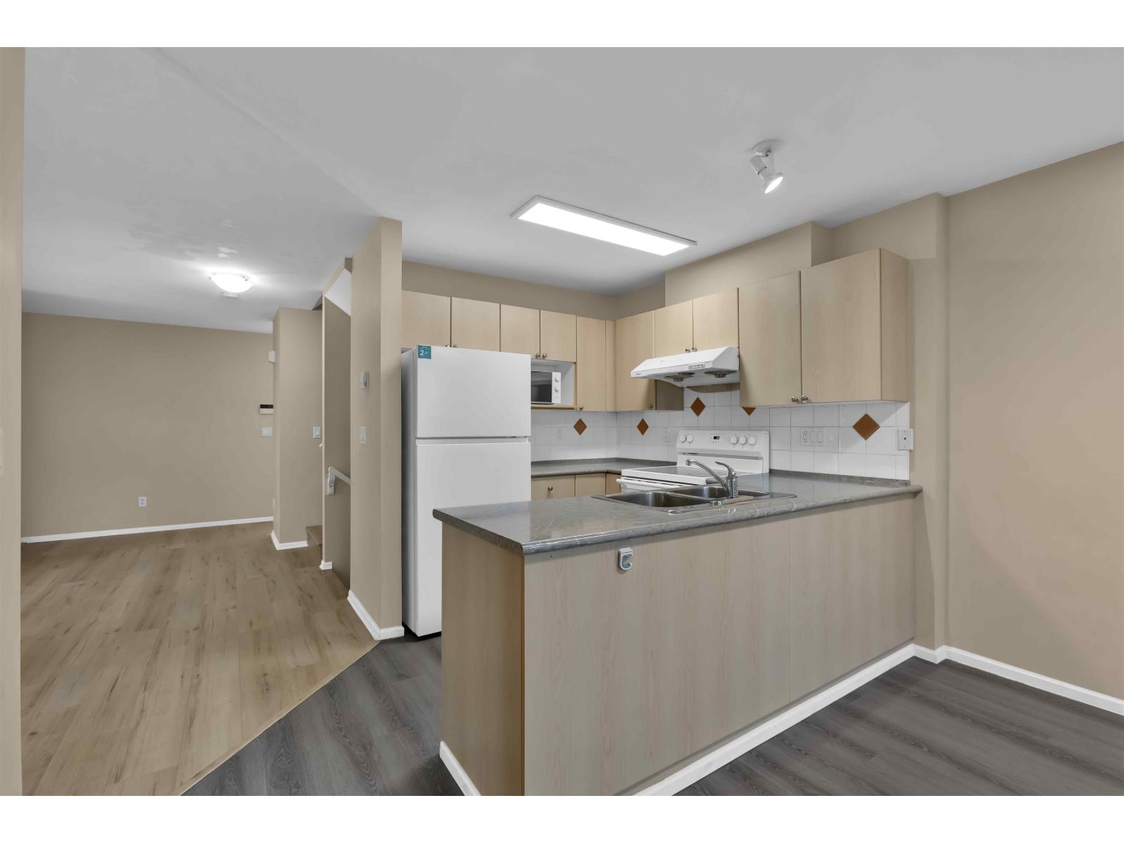 34 6747 137 Street, Surrey, British Columbia  V3W 9C4 - Photo 5 - R3087794