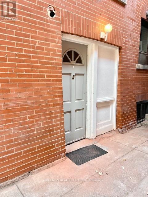 5 - 545 Palmerston Boulevard, Toronto, Ontario  M6G 2P4 - Photo 2 - C12773616