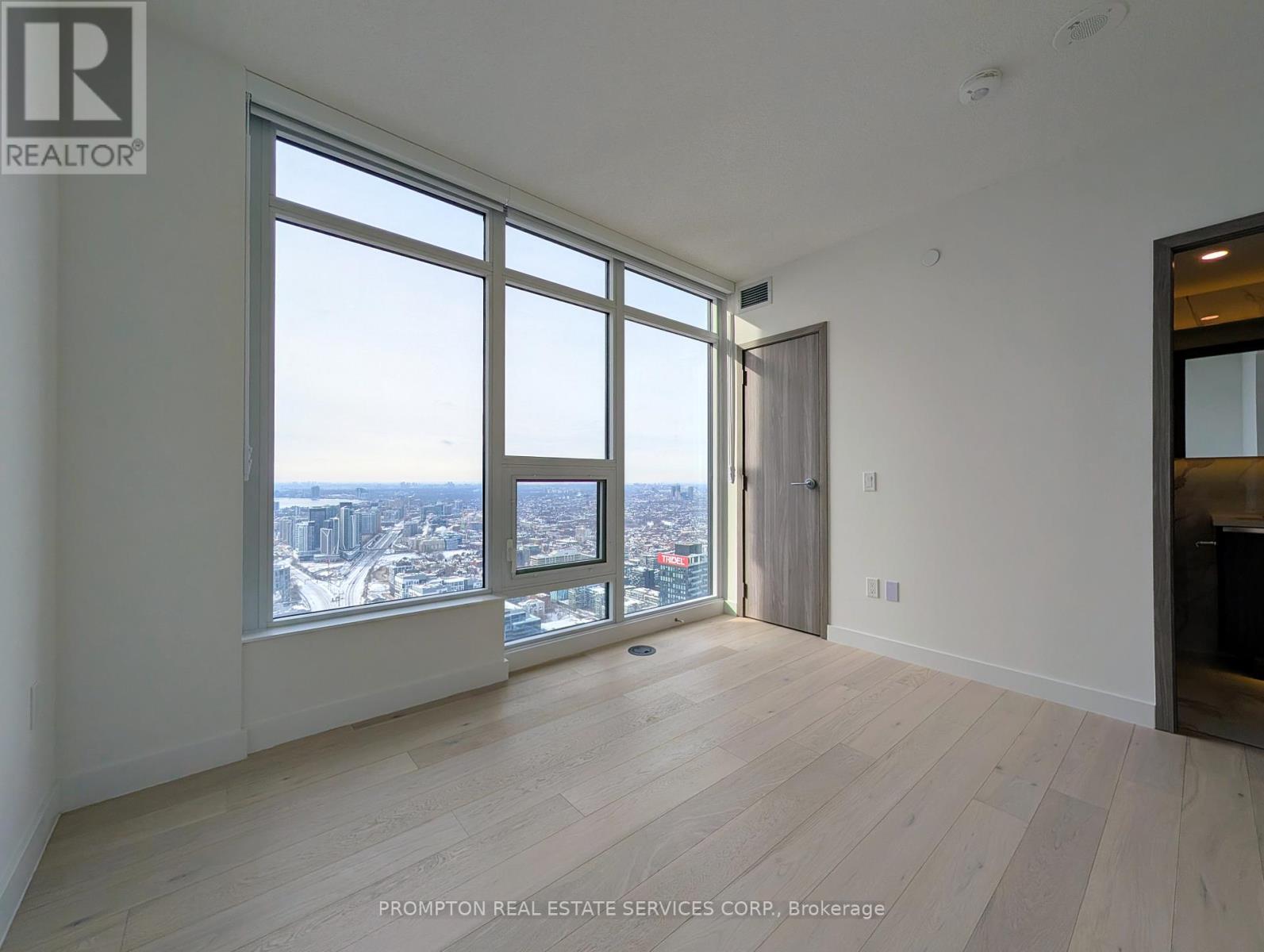 7102 - 3 Concord Cityplace Way, Toronto (Waterfront Communities), Ontario  M5V 0X4 - Photo 12 - C12773644