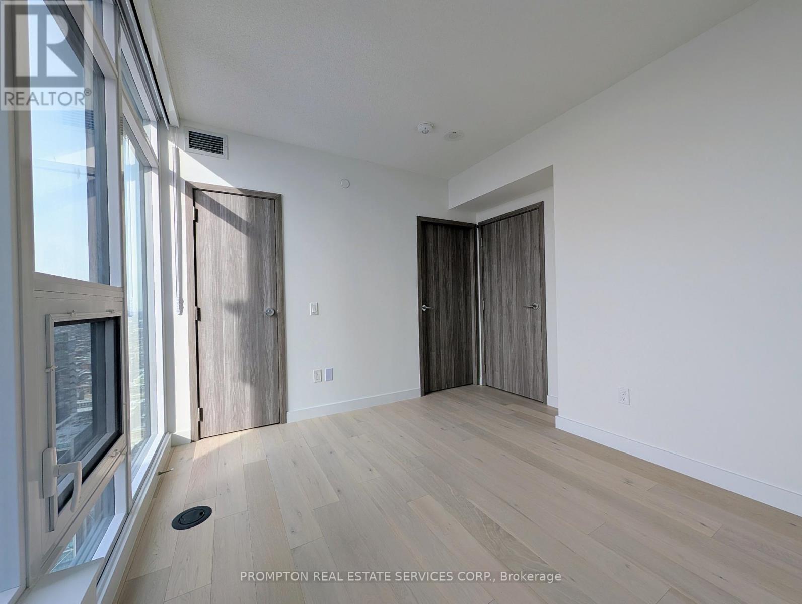 7102 - 3 Concord Cityplace Way, Toronto (Waterfront Communities), Ontario  M5V 0X4 - Photo 13 - C12773644
