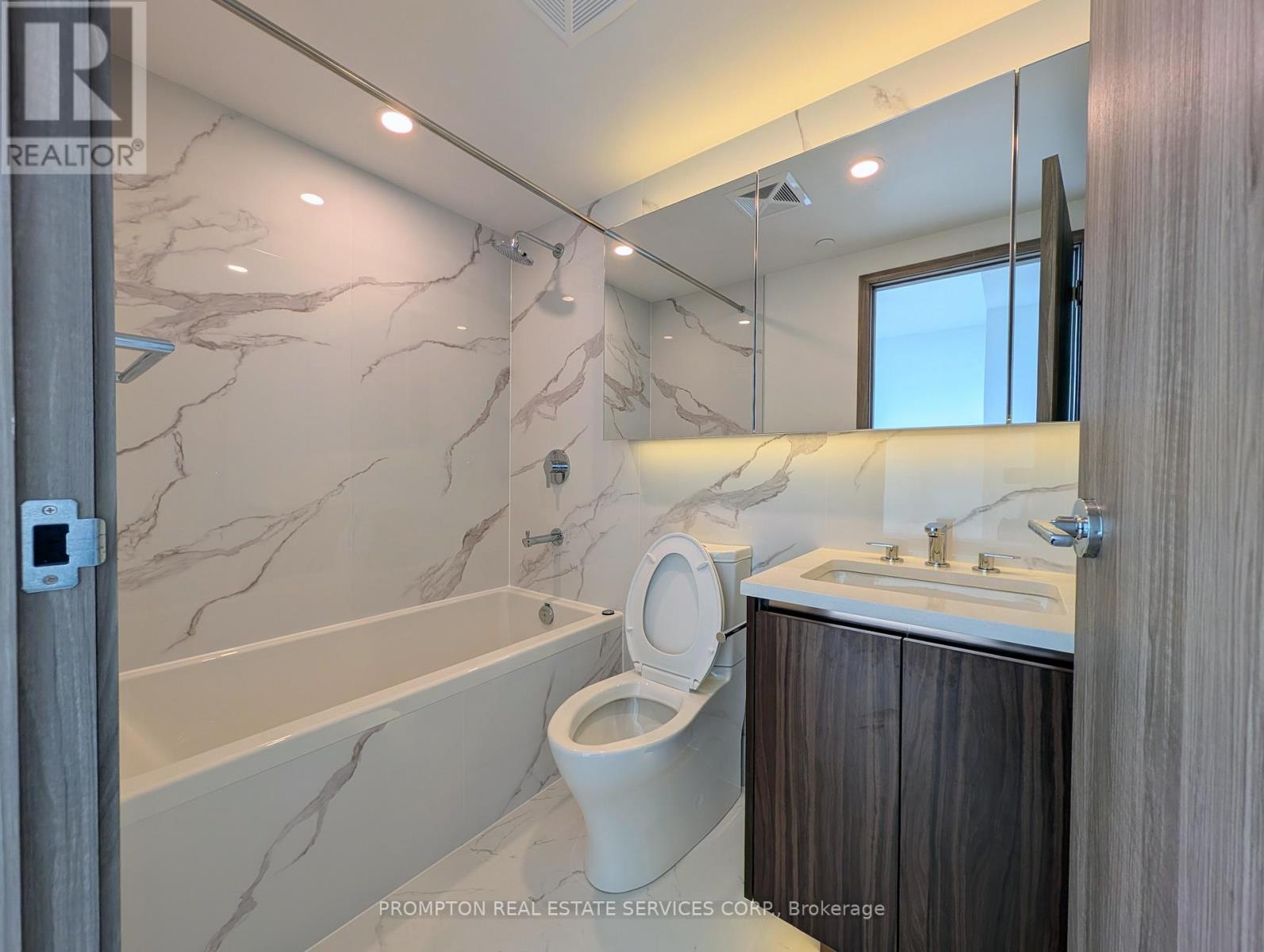 7102 - 3 Concord Cityplace Way, Toronto (Waterfront Communities), Ontario  M5V 0X4 - Photo 15 - C12773644