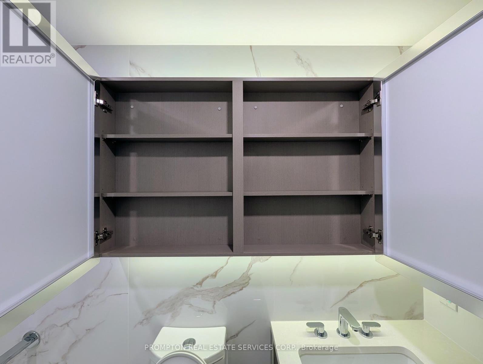 7102 - 3 Concord Cityplace Way, Toronto (Waterfront Communities), Ontario  M5V 0X4 - Photo 16 - C12773644