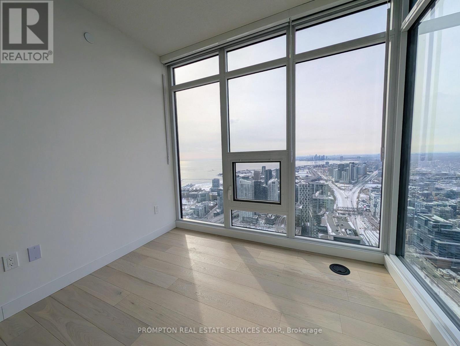 7102 - 3 Concord Cityplace Way, Toronto (Waterfront Communities), Ontario  M5V 0X4 - Photo 18 - C12773644