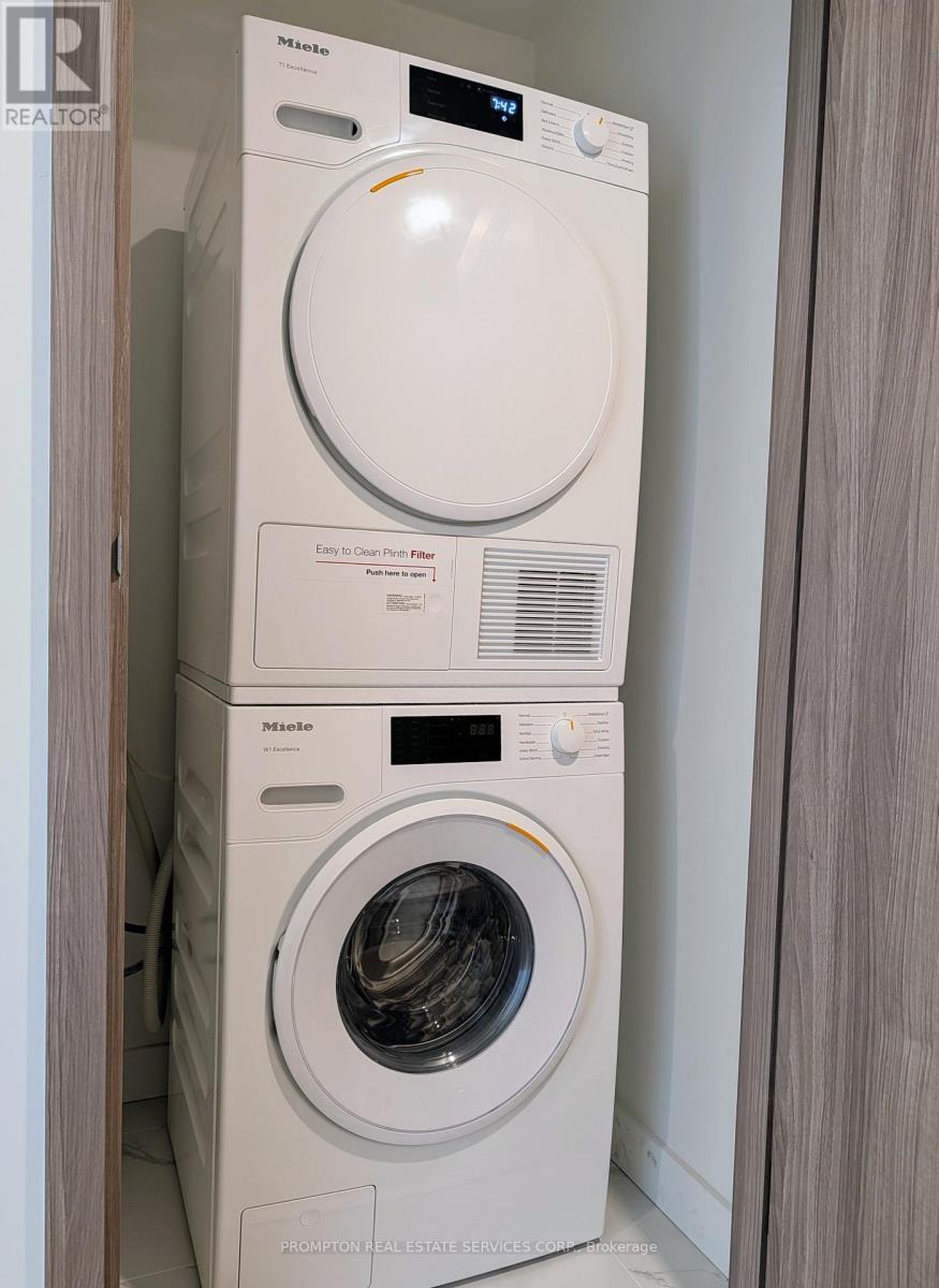 7102 - 3 Concord Cityplace Way, Toronto (Waterfront Communities), Ontario  M5V 0X4 - Photo 25 - C12773644