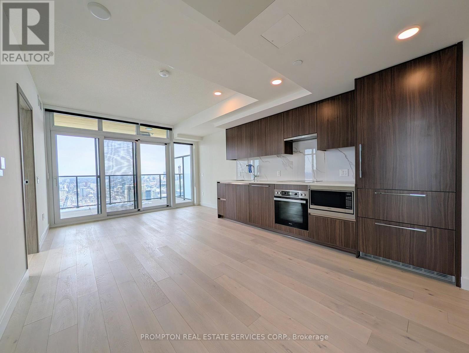 7102 - 3 Concord Cityplace Way, Toronto (Waterfront Communities), Ontario  M5V 0X4 - Photo 3 - C12773644