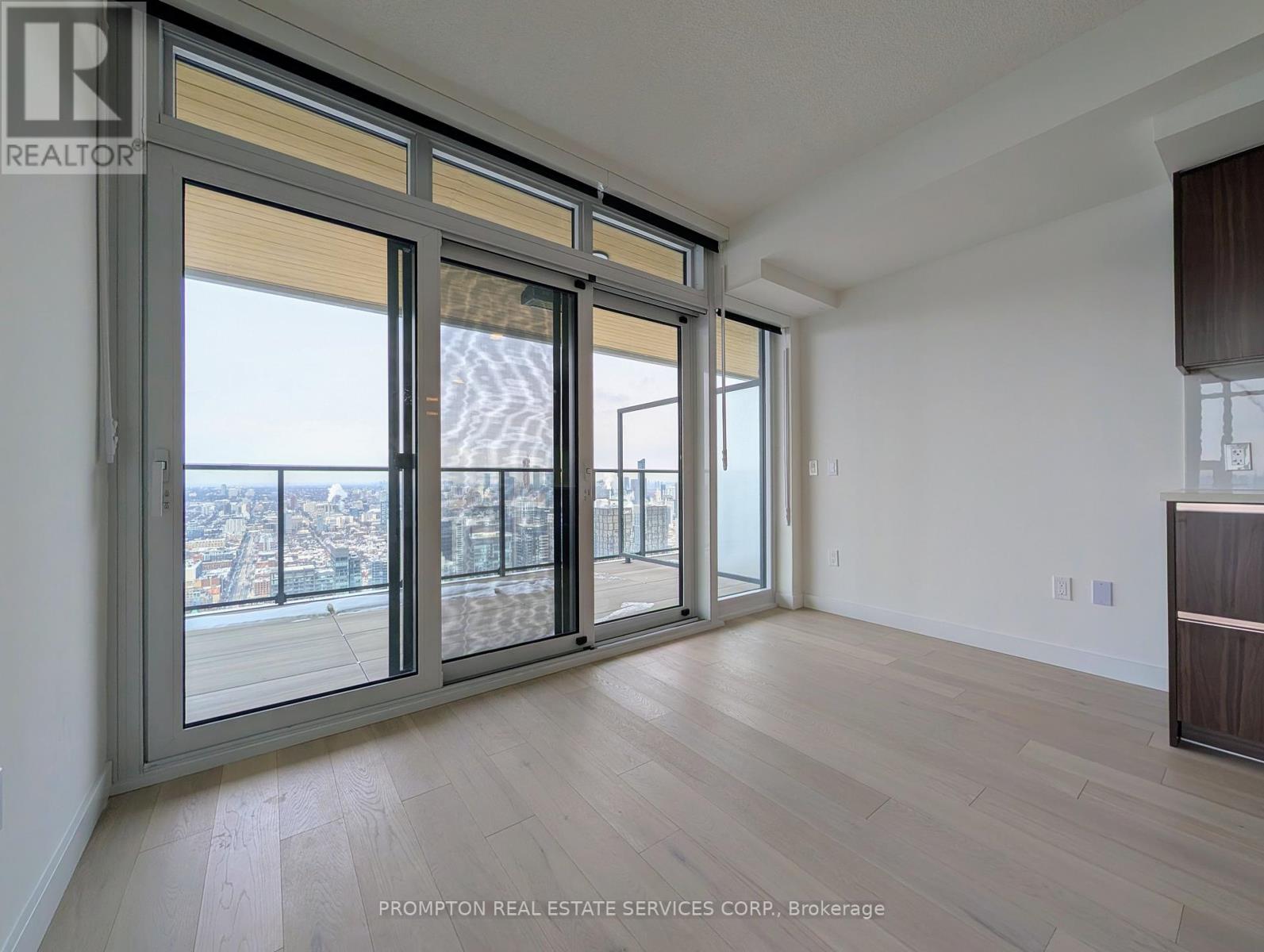 7102 - 3 Concord Cityplace Way, Toronto (Waterfront Communities), Ontario  M5V 0X4 - Photo 5 - C12773644