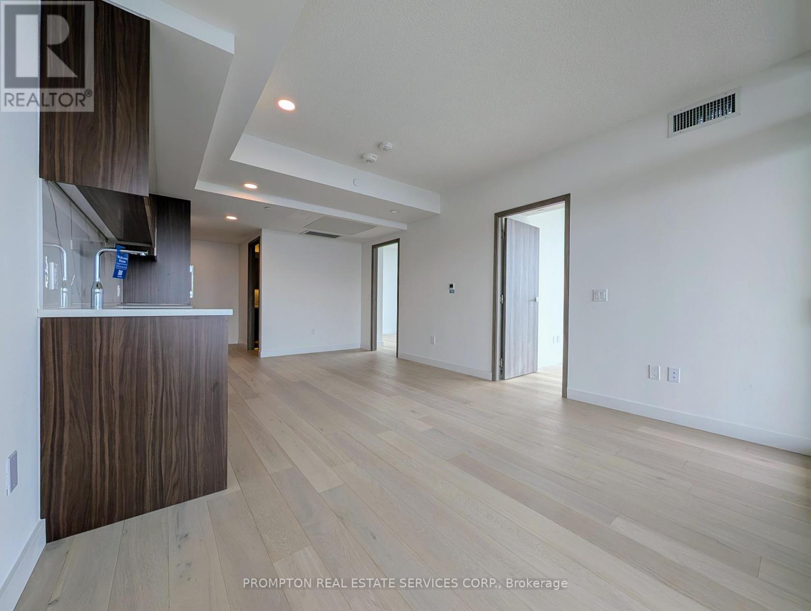 7102 - 3 Concord Cityplace Way, Toronto (Waterfront Communities), Ontario  M5V 0X4 - Photo 6 - C12773644