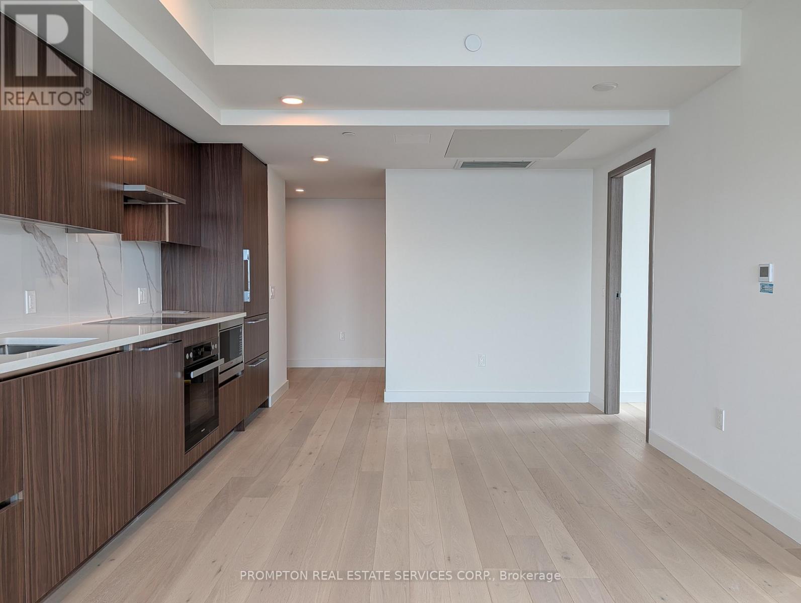 7102 - 3 Concord Cityplace Way, Toronto (Waterfront Communities), Ontario  M5V 0X4 - Photo 7 - C12773644