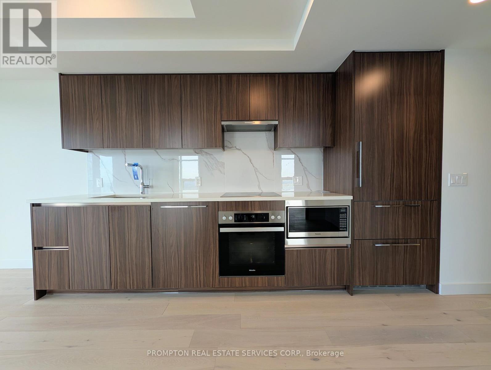 7102 - 3 Concord Cityplace Way, Toronto (Waterfront Communities), Ontario  M5V 0X4 - Photo 8 - C12773644