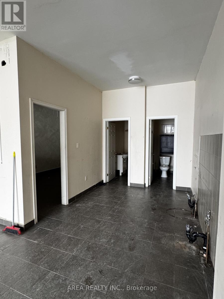 672 Sheppard Avenue W, Toronto (Bathurst Manor), Ontario  M3H 2S5 - Photo 8 - C12773664