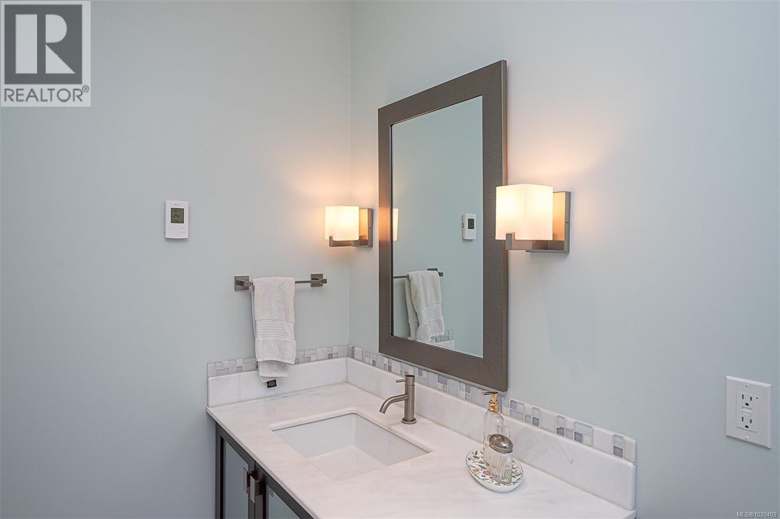 1941 Mayfair Dr, Saanich, British Columbia  V8P 1R1 - Photo 37 - 1020409