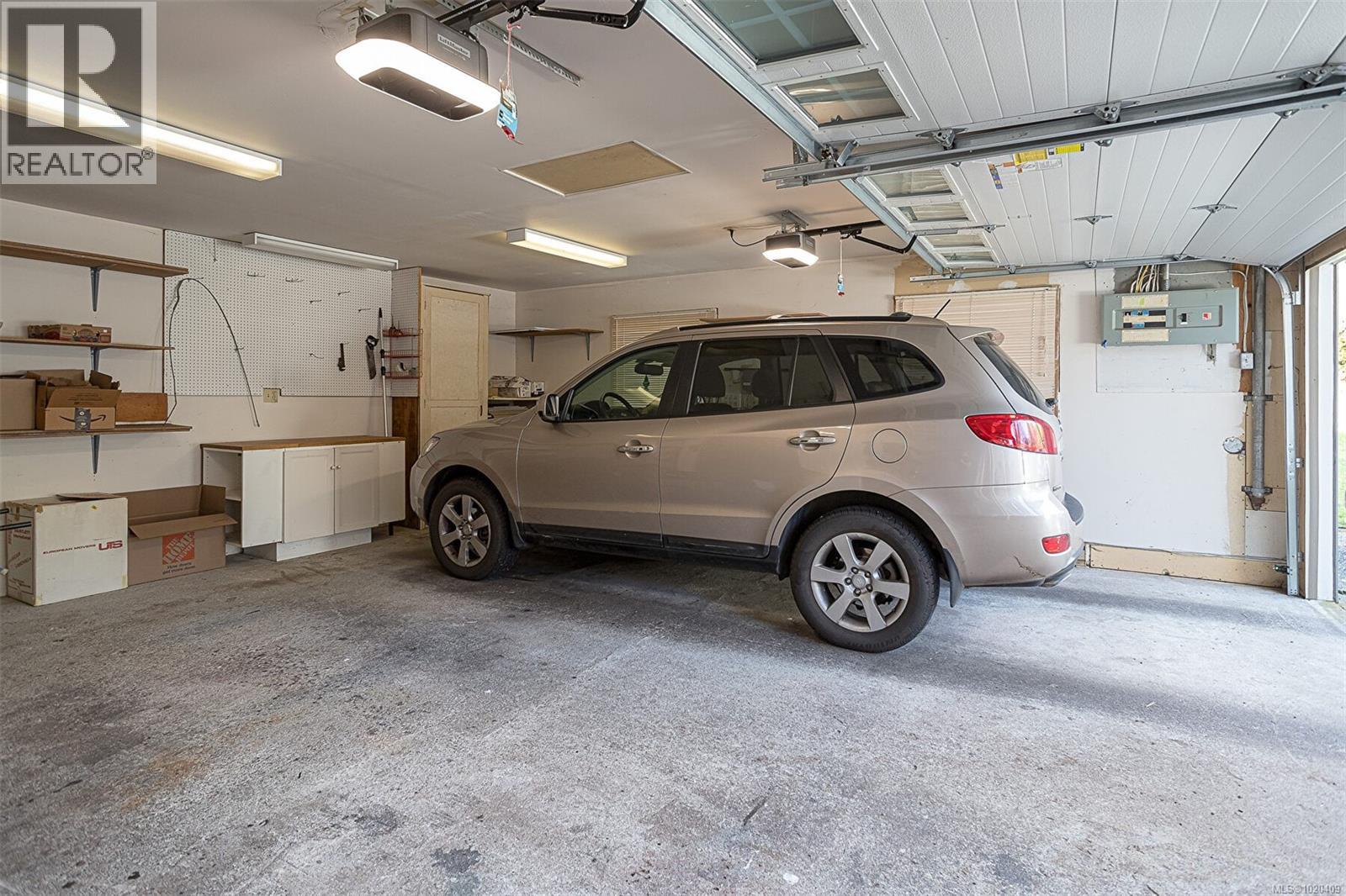 1941 Mayfair Dr, Saanich, British Columbia  V8P 1R1 - Photo 47 - 1020409