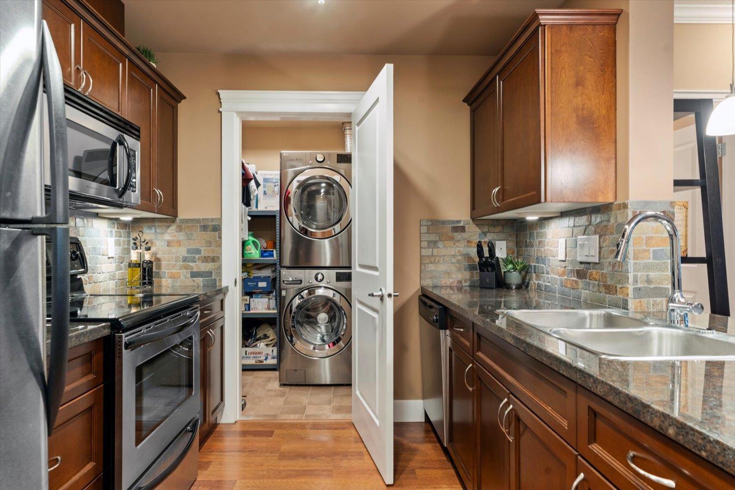 202 33338 Mayfair Avenue, Abbotsford, British Columbia  V2S 0A4 - Photo 6 - R3087989