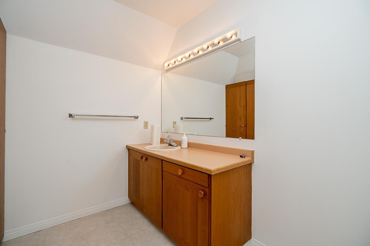 14815 Hardie Avenue, White Rock, British Columbia  V4B 2H6 - Photo 29 - R3087913